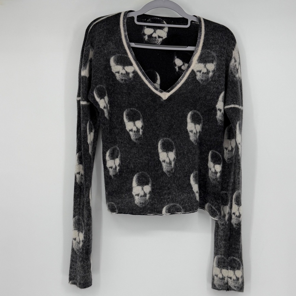 100% Cashmere Allover Skull Print V Neck Sweater Gray Black Goth Punk Medium